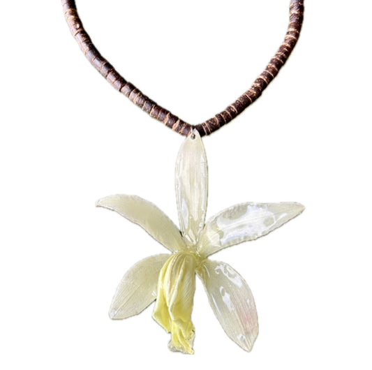 PLANTAIN -  REAL FLOWER BAMBOO WOOD NECKLACE